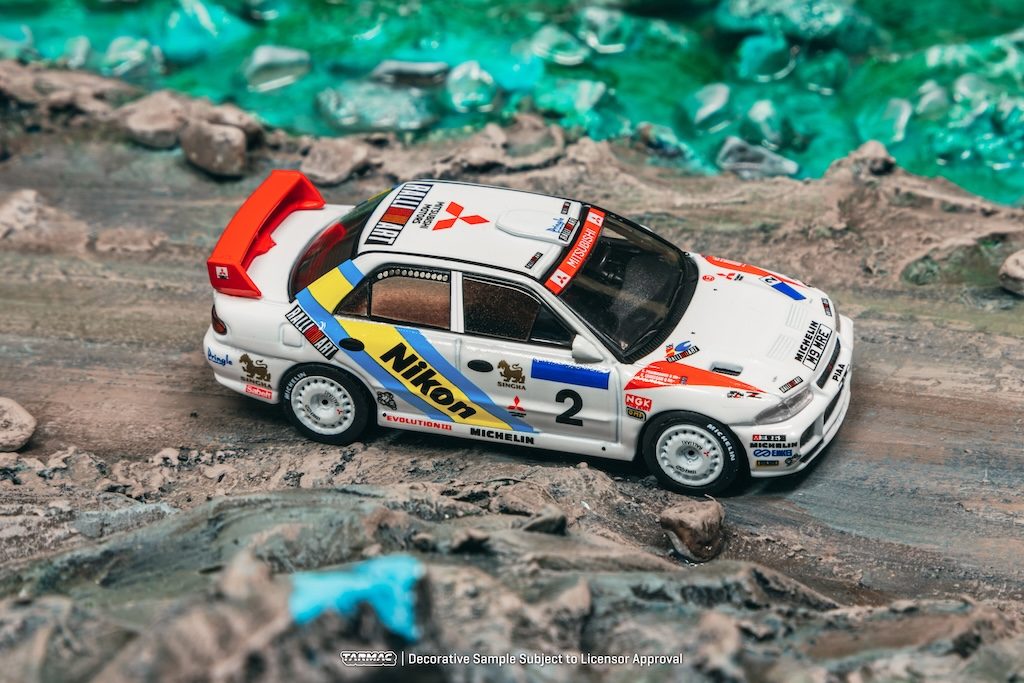 Tarmac Works 1:64 GLOBAL64 Mitsubishi Lancer Evolution III Hong Kong-Beijing Rally 1995 Winner