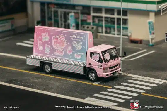 Tarmac Works 1:64 TRUCK64 Mitsubishi Fuso Canter Hello Kitty Billboard