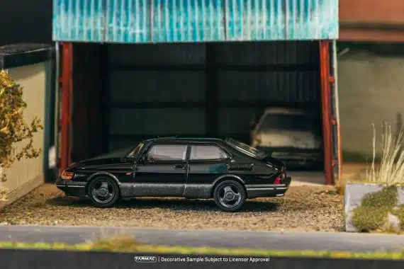 Tarmac Works 1:64 GLOBAL64 Saab 900 Turbo Black T64G-056-BK