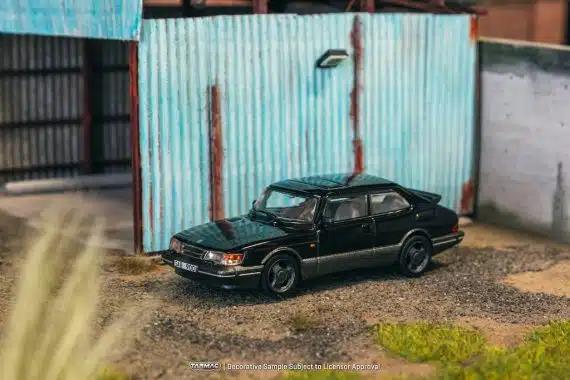 Tarmac Works 1:64 GLOBAL64 Saab 900 Turbo Black T64G-056-BK