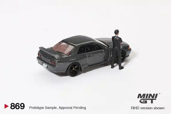 Nissan Skyline GT-R (R32) Nismo Gunmetal W/ Matsuda Figure Tsugio Matsuda Collection MGT00869