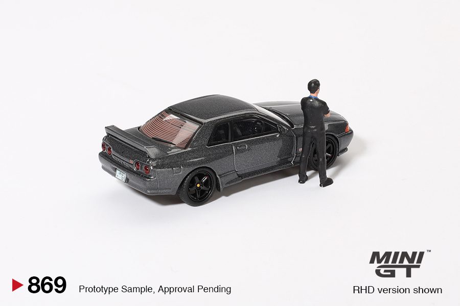Nissan Skyline GT-R (R32) Nismo Gunmetal W/ Matsuda Figure Tsugio Matsuda Collection MGT00869
