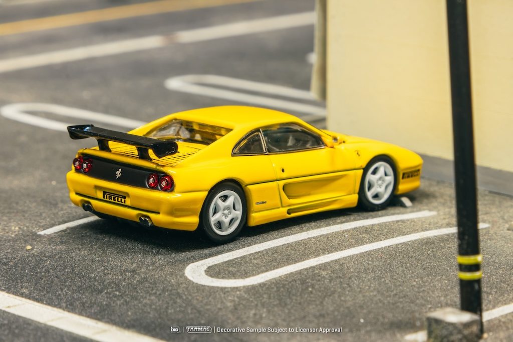 ROAD64 Ferrari F355 Challenge Yellow T64R-083-YL