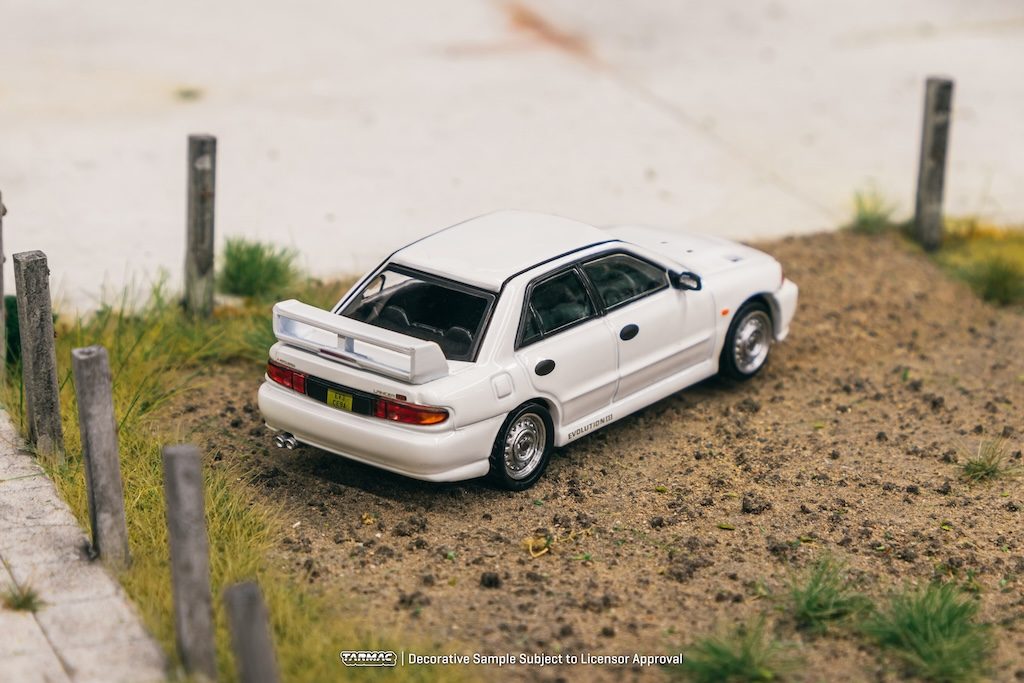 Tarmac Works 1:64 GLOBAL64 Mitsubishi Lancer RS Evolution III White T64G-050-RS