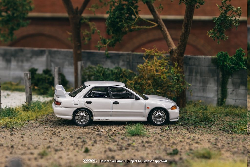 Tarmac Works 1:64 GLOBAL64 Mitsubishi Lancer RS Evolution III White T64G-050-RS