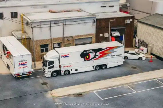 Tarmac Works 1:64 TRUCK64 Mitsubishi Fuso Super Great TEAM MUGEN T64T-TL001-MU
