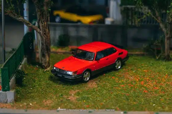 Tarmac Works 1:64 GLOBAL64 Saab 900 Turbo Red T64G-056-RE