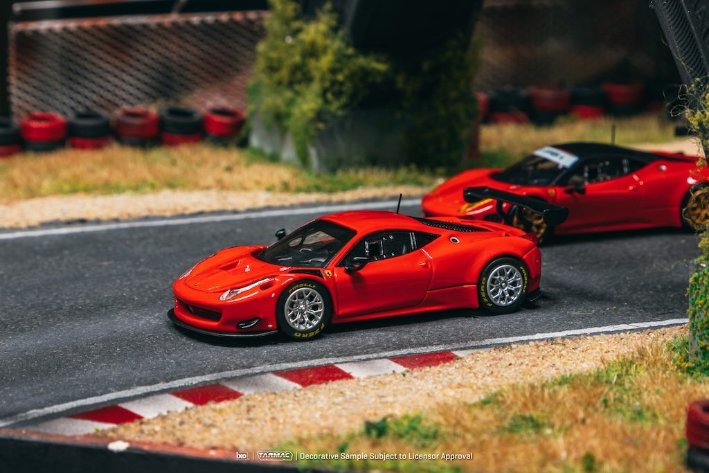 ROAD64 Ferrari 458 Italia GT3 Red T64R-074-RE