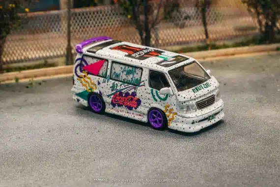 HOBBY64 Toyota Hiace Wagon Custom Coca-Cola Delivery Van T64-078-CC