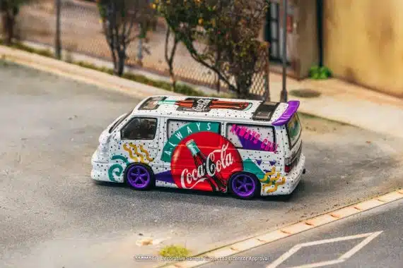 HOBBY64 Toyota Hiace Wagon Custom Coca-Cola Delivery Van T64-078-CC