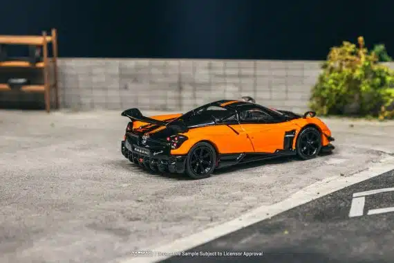 Tarmac Works 1:64 GLOBAL64 Pagani Huayra BC Arancio Saint Tropez