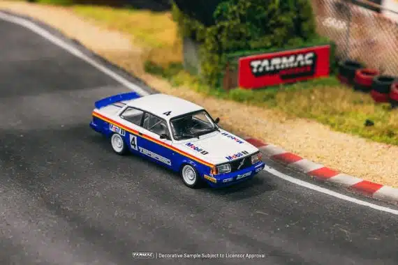 Tarmac Works 1:64 HOBBY64 Volvo 240 Turbo Malaysian Group A Championships 1987