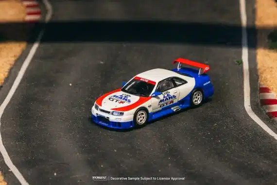Tarmac Works 1:64 HOBBY64 Nissan NISMO GT-R LM Test Car T64-067-TC