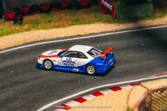 Tarmac Works 1:64 HOBBY64 Nissan NISMO GT-R LM Test Car T64-067-TC