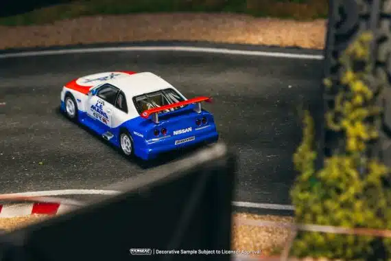 Tarmac Works 1:64 HOBBY64 Nissan NISMO GT-R LM Test Car T64-067-TC