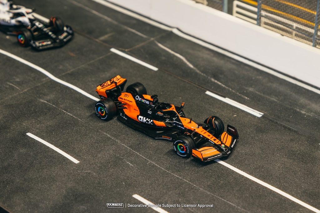 McLaren MCL60 2024 Livery Show Car T64G-F070-2024