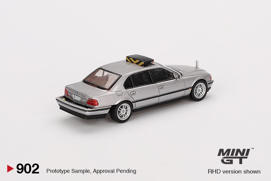 MINI GT No.902 BMW 750IL "Tomorrow Never Dies" / English Blister Packaging MGT00902-007E