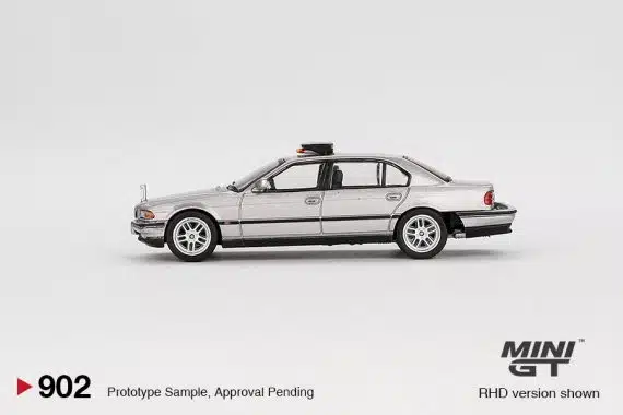 MINI GT No.902 BMW 750IL "Tomorrow Never Dies" / English Blister Packaging MGT00902-007E