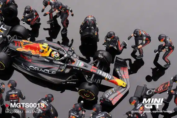 MINI GT Oracle Red Bull Racing RB19 #11 Sergio Pérez 2023 F1 2023 Japanese Grand Prix Pit Crew Set