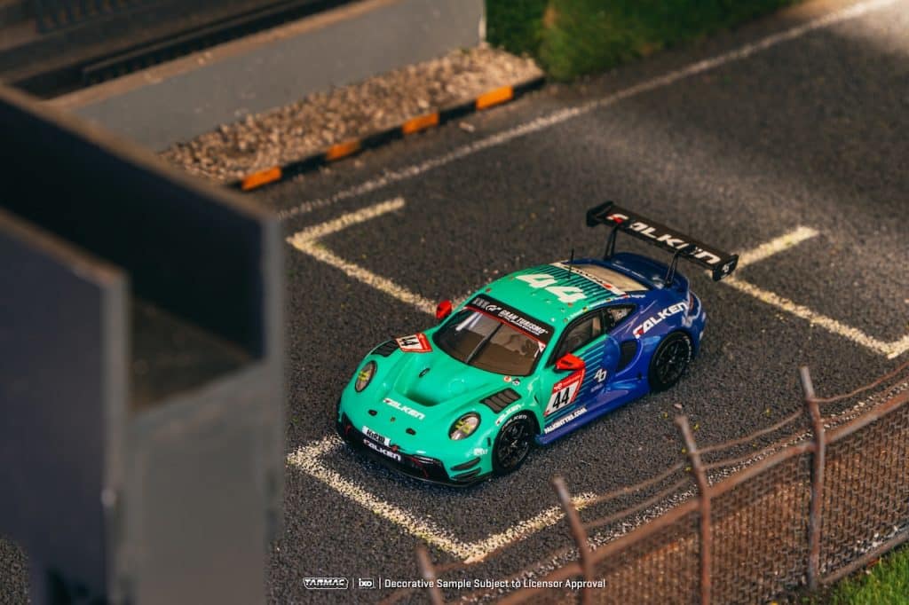 Tarmac Works 1:64 HOBBY64 Porsche 911 GT3 R Nürburgring 24h 2023