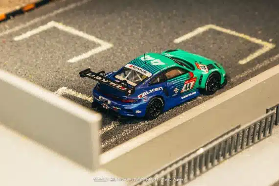Tarmac Works 1:64 HOBBY64 Porsche 911 GT3 R Nürburgring 24h 2023