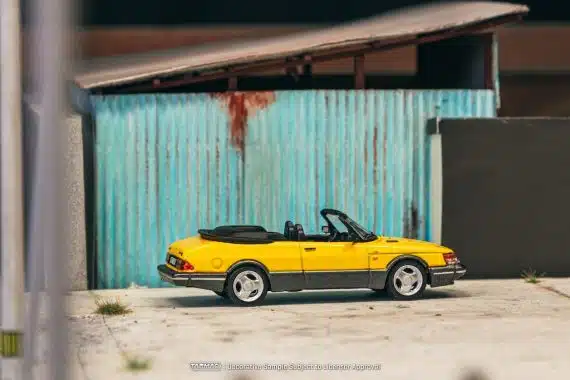 Tarmac Works 1:64 GLOBAL64 Saab 900 Turbo Convertible Yellow T64G-067-YE