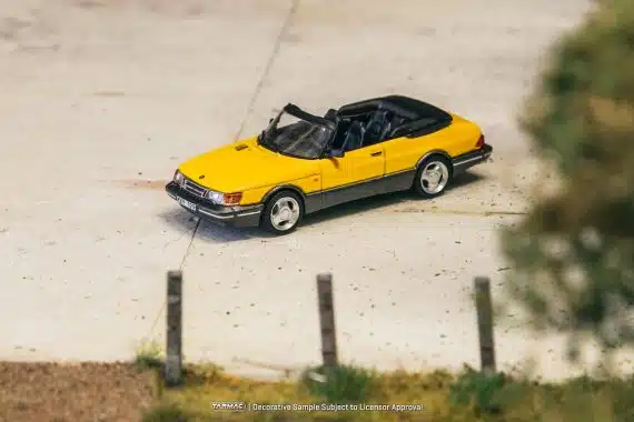 Tarmac Works 1:64 GLOBAL64 Saab 900 Turbo Convertible Yellow T64G-067-YE