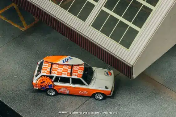 Tarmac Works 1:64 GLOBAL64 Datsun Bluebird 510 Wagon FANTA T64G-026-FA