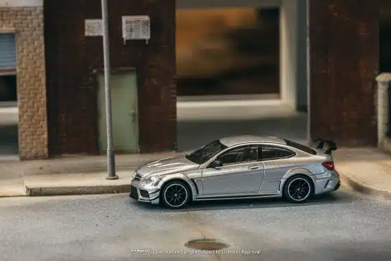 Tarmac Works 1:64 GLOBAL64 Mercedes-Benz C 63 AMG Coupé Black Series Silver Metallic T64G-009-SL