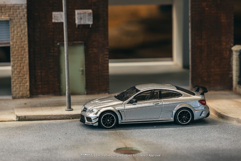 Tarmac Works 1:64 GLOBAL64 Mercedes-Benz C 63 AMG Coupé Black Series Silver Metallic T64G-009-SL