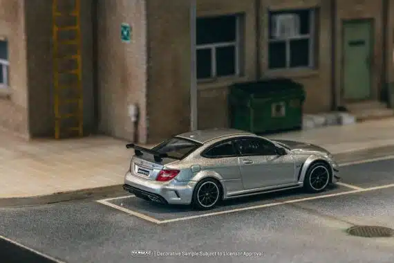 Tarmac Works 1:64 GLOBAL64 Mercedes-Benz C 63 AMG Coupé Black Series Silver Metallic T64G-009-SL