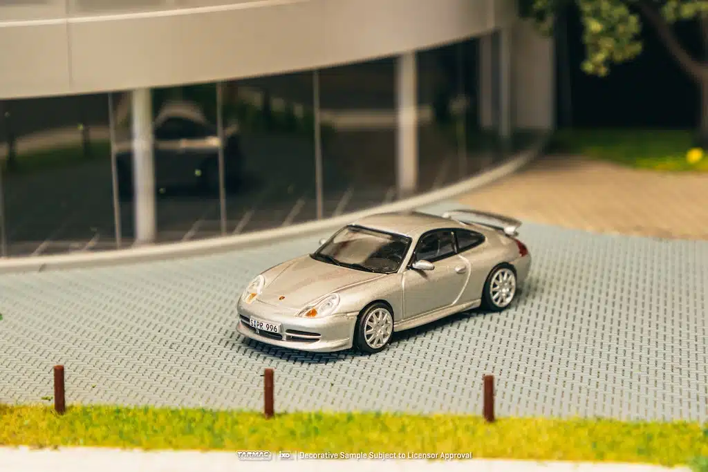 Tarmac Works 1:64 GLOBAL64 Porsche 911 GT3 (type 996) Silver