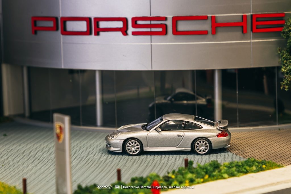 Tarmac Works 1:64 GLOBAL64 Porsche 911 GT3 (type 996) Silver T64G-069-SL