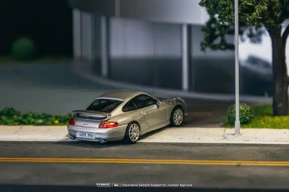 Tarmac Works 1:64 GLOBAL64 Porsche 911 GT3 (type 996) Silver T64G-069-SL