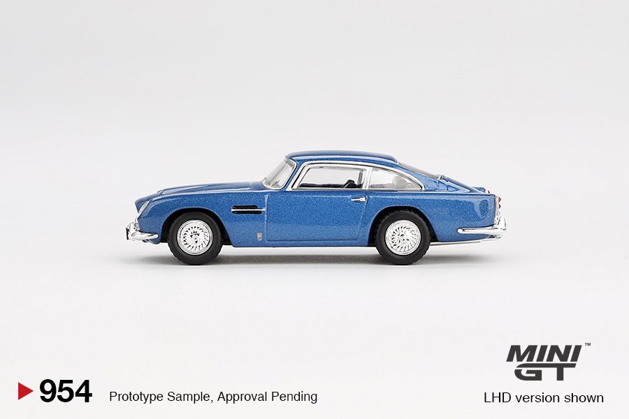 MINI GT No.954 Aston Martin DB5 Sierra Blue MGT00954