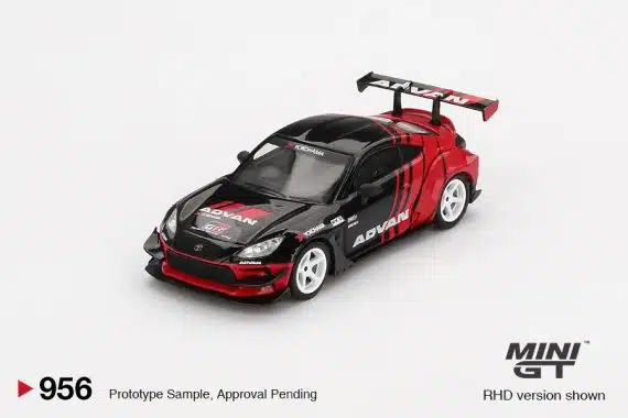 MINI GT No.956 Toyota GR86 HKS TYPE R ADVAN 2022 Tokyo Auto Salon MGT00956
