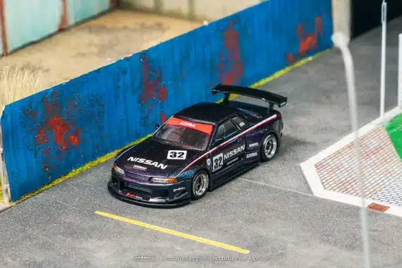 Tarmac Works 1:64 GLOBAL64 Nissan Skyline (R32) Widebody Midnight purple