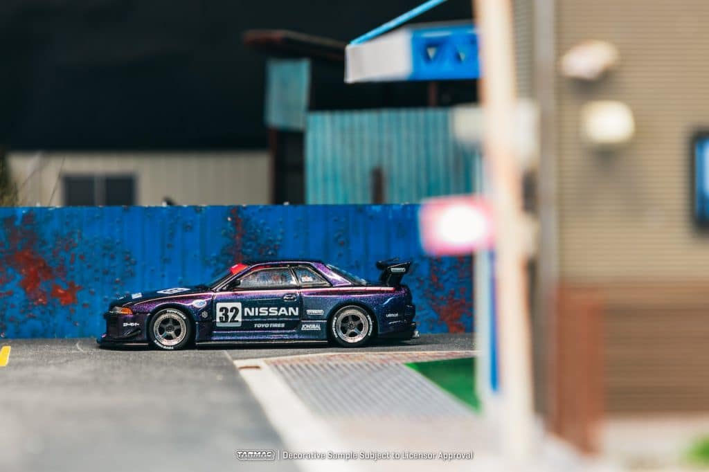 Tarmac Works 1:64 GLOBAL64 Nissan Skyline (R32) Widebody Midnight purple