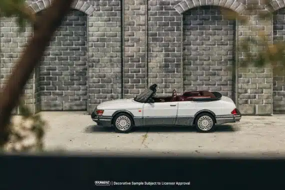 Tarmac Works 1:64 GLOBAL64 Saab 900 Turbo Convertible White T64G-067-WH