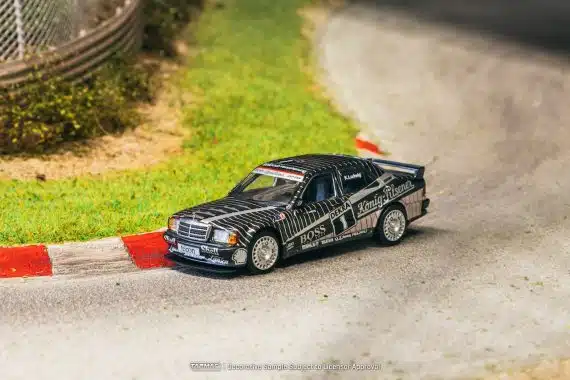 Tarmac Works 1:64 GLOBAL64 Mercedes-Benz 190 E 2.5-16 EVO 1 DTM 1989 Klaus Ludwig
