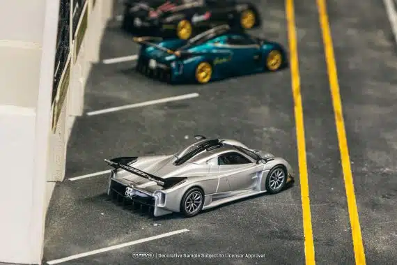 Tarmac Works 1:64 GLOBAL64 Pagani Huayra R Satin Silver T64G-TL035-SL