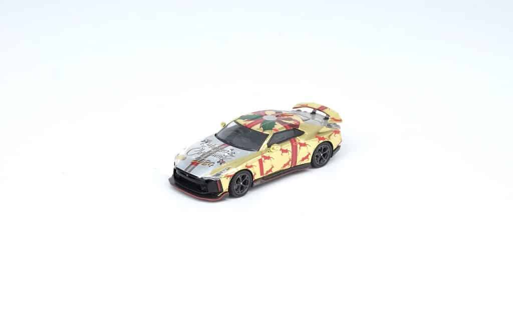 INNO64 1:64 NISSAN GT-R50 "X'MAS 2024" Special Edtion With Chrome Gold Chase Car