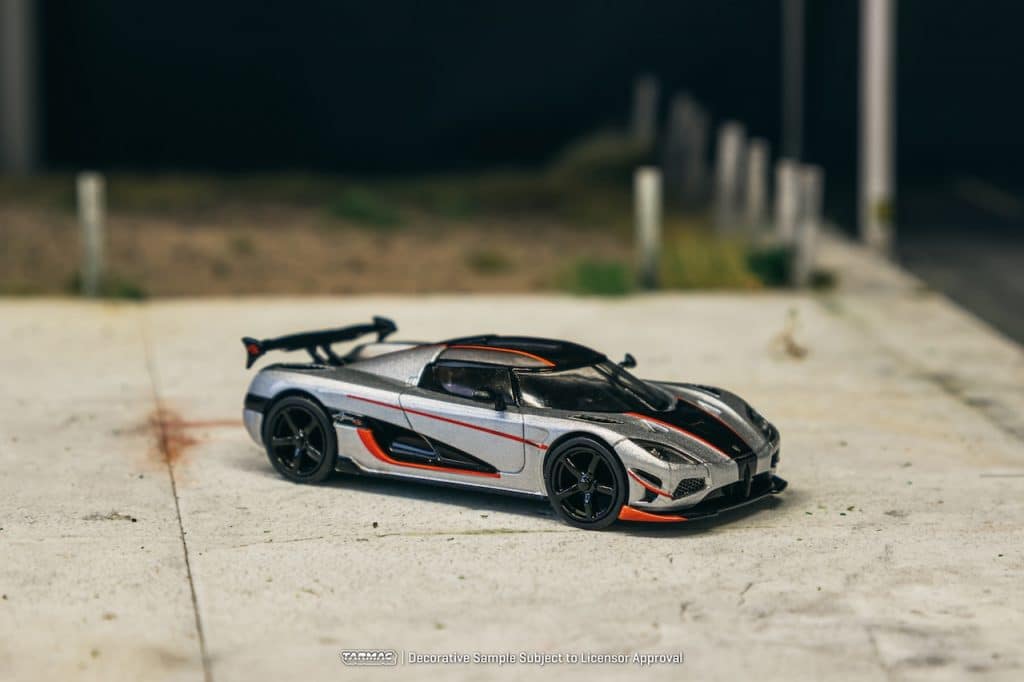 Tarmac Works 1:64 GLOBAL64 Koenigsegg Agera RS Moon Silver / Black T64G-TL005-MS