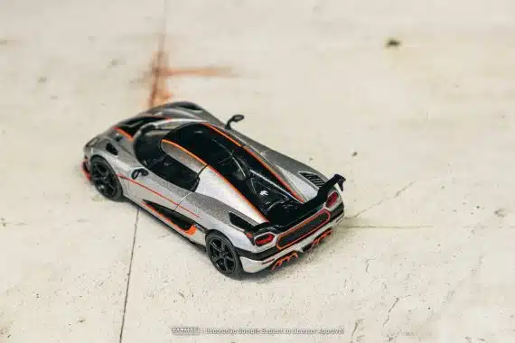 Tarmac Works 1:64 GLOBAL64 Koenigsegg Agera RS Moon Silver / Black T64G-TL005-MS