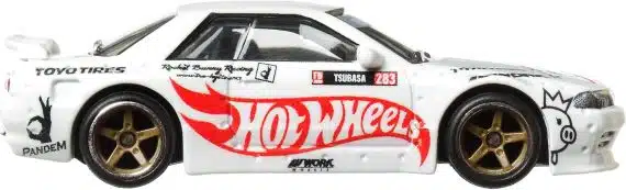 Hot Wheels Premium Car Culture Modern Classics Nissan Skyline GT-R (R32) Pandem HRV68