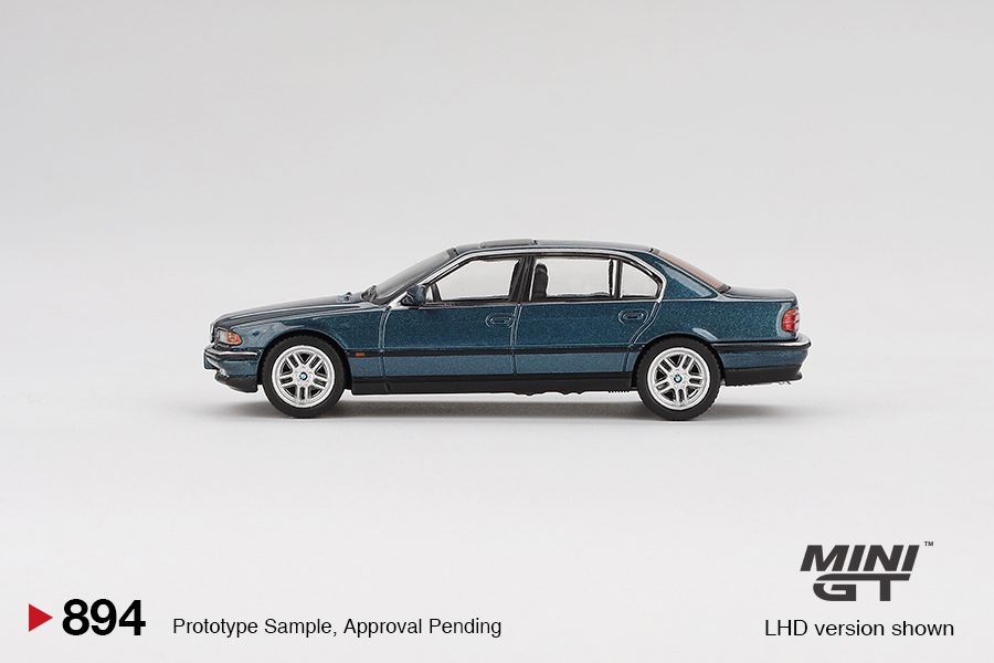 MINI GT No.894 BMW 750IL Sorrento Blue Metallic MGT00894