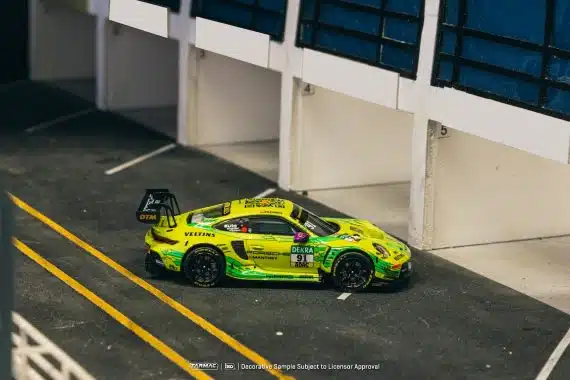 Tarmac Works 1:64 HOBBY64 Porsche 911 GT3 R DTM Champion 2023