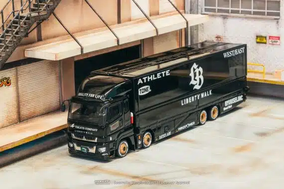 Tarmac Works 1:64 TRUCK64 Mitsubishi Fuso Super Great LB-TRUCKS T64T-TL001-LBB