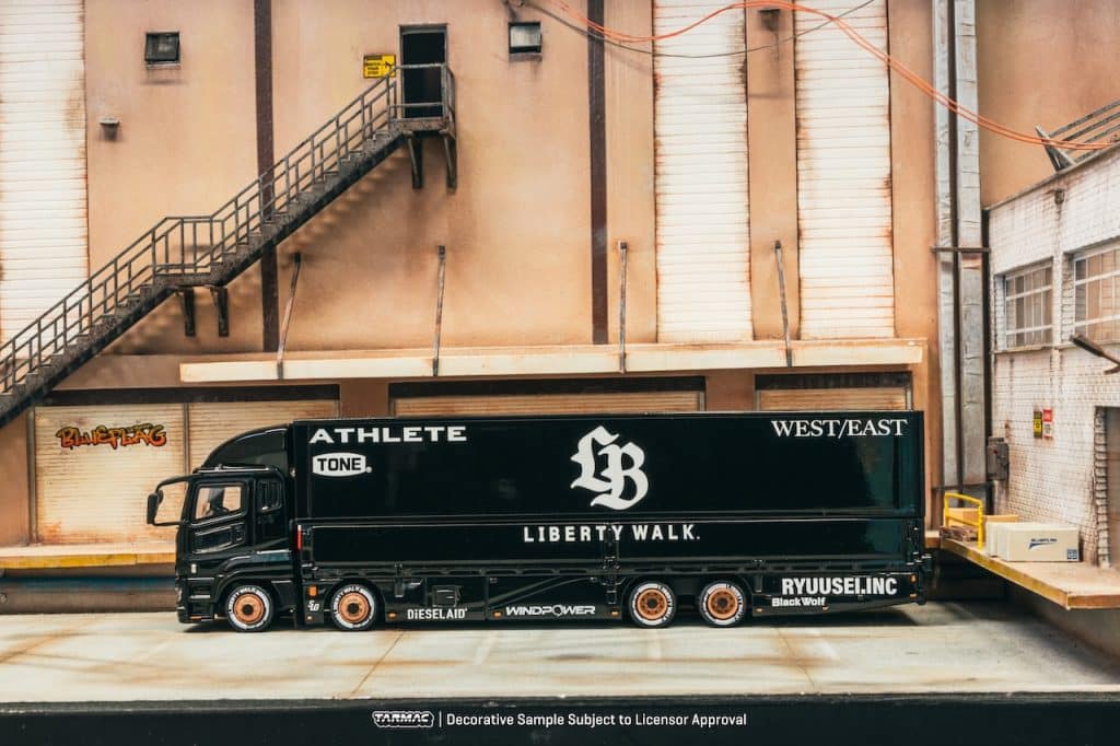 Tarmac Works 1:64 TRUCK64 Mitsubishi Fuso Super Great LB-TRUCKS T64T-TL001-LBB