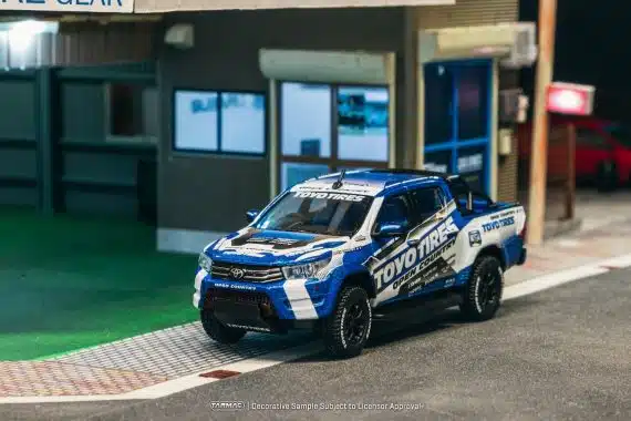 Tarmac Works 1:64 HOBBY64 Toyota Hilux Toyo Tires T64-041-TOYO